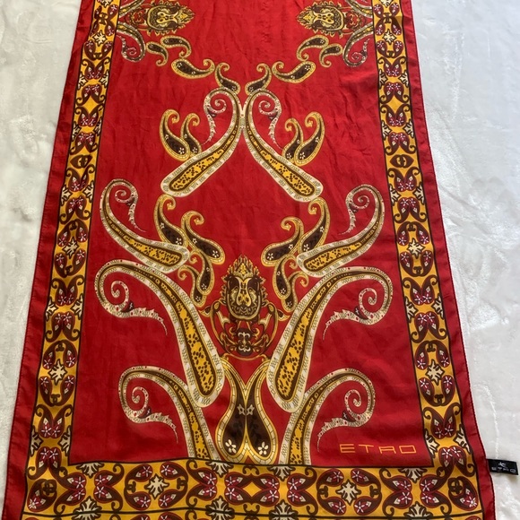 ••SOLD•• ETRO beautiful cashmere/silk scarf - Picture 2 of 7
